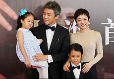 到了这个年纪 歌词,到了这个年纪 歌词,喜欢半夜一个人坐在窗边单曲